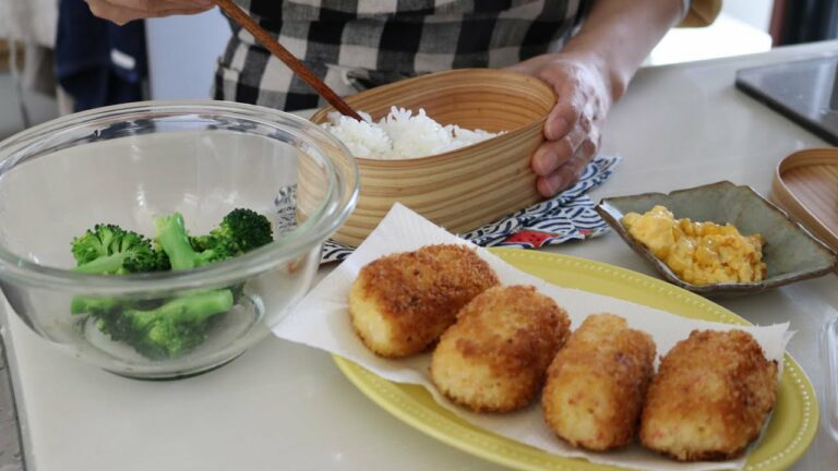 【お弁当作り】レンジであっという間!カニカマクリームコロッケ弁当bento#760