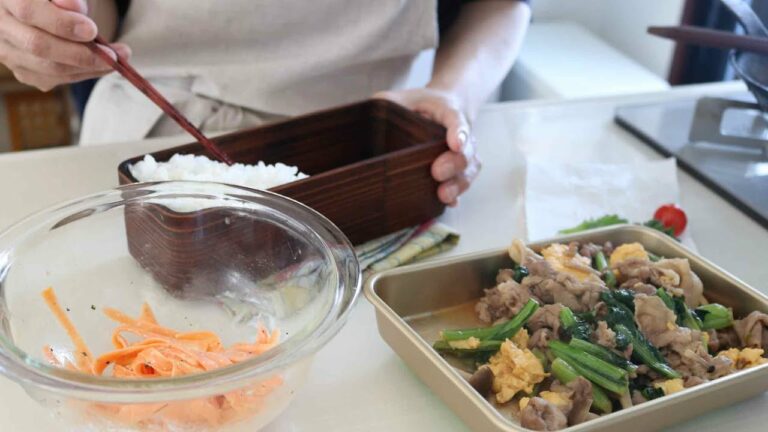 【お弁当作り】シャキフワでうまい!豚肉と小松菜と卵のオイスター炒め弁当bento#765