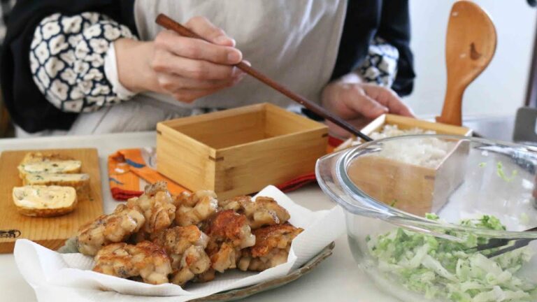 【お弁当作り】つまみ食いしすぎた。鶏むね肉とれんこんのサクサク焼き#847