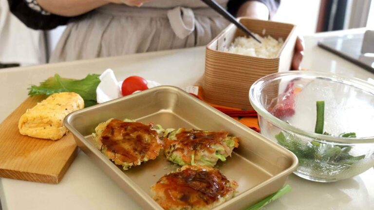 【お弁当作り】お好み焼きより簡単!たっぷりキャベツと豚こま肉のお好み焼き風#868