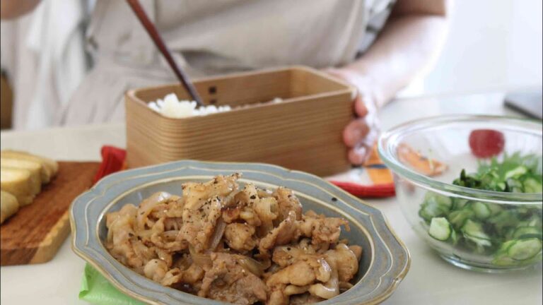 【お弁当作り】箸が止まらない我が家の絶品ダレ!さっぱりレモン豚こま焼肉弁当bento#903