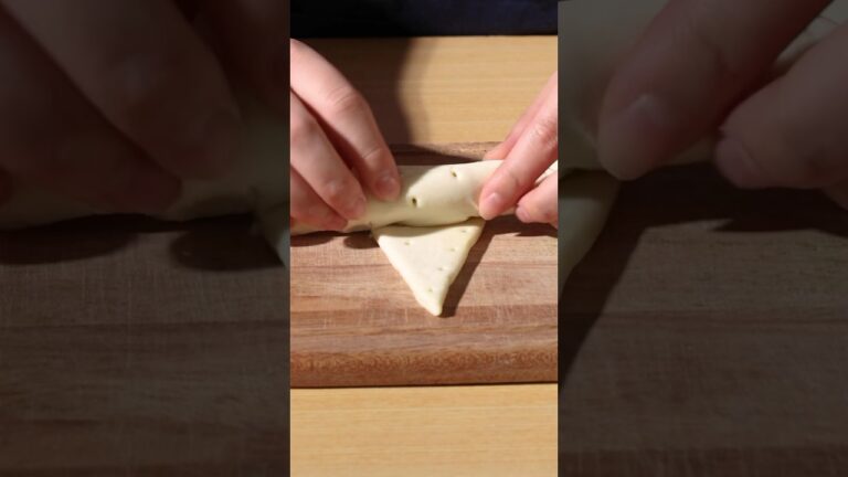 【パイシートで!】お手軽クロッフルの作り方 #shorts 【パイシートで!】お手軽クロッフルの作り方 #shorts