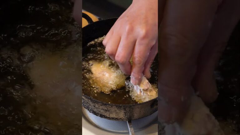 【カリッじゅわっ】ワンランク上のジューシーな唐揚げ｜クラシル #Shorts