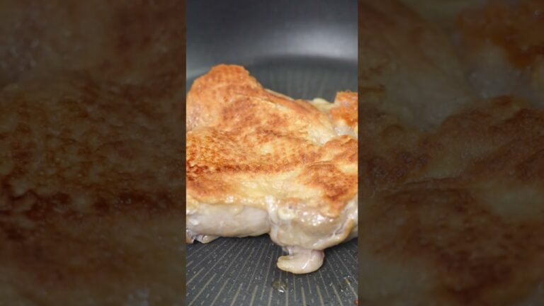 パリパリジューシー!シェフの絶品チキンソテー|クラシル #Shorts パリパリジューシー!シェフの絶品チキンソテー|クラシル #Shorts