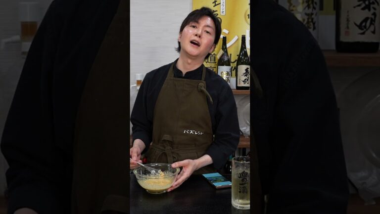 正直、落ち葉にかけてもウマいです。僕が昔働いていた超人気レストランの味を再現しました【無限サラダ】 #shorts