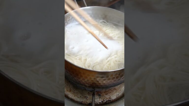 このスープを飲んだらめんつゆに戻れなくなる。淡麗塩で食うそうめんがラーメンより旨い #shorts