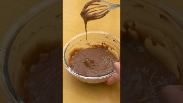 【オーブンいらず!】レンジでクッキーチョコケーキ【バレンタインに】#shorts 【オーブンいらず!】レンジでクッキーチョコケーキ【バレンタインに】#shorts