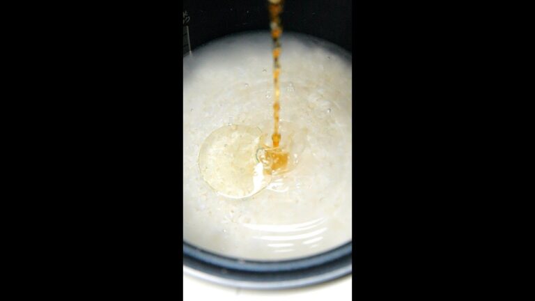 【アレ入れてる？】冷めてもおいしい究極のおにぎり / Basic (yet the best) Onigiri #shorts