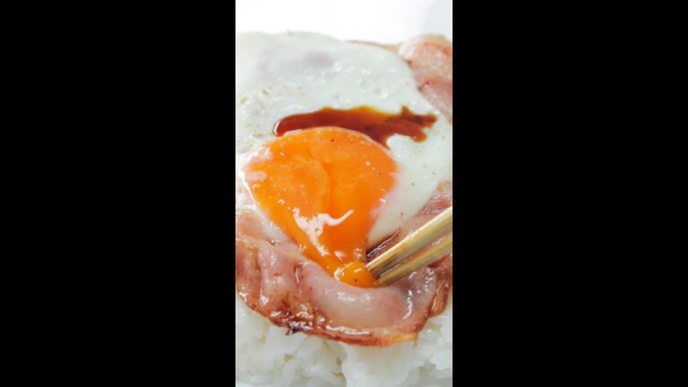 【簡単すぎてごめんなさい】忙しい時はズボラベーコンエッグ丼 / Lazy Bacon and Egg Donburi #Shorts 【簡単すぎてごめんなさい】忙しい時はズボラベーコンエッグ丼 / Lazy Bacon and Egg Donburi #Shorts