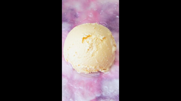 【ハイチュウ♡パリパリ】ロールアップアイスの作り方！！ / Ice Cream Rolled with Soft Candy #Shorts