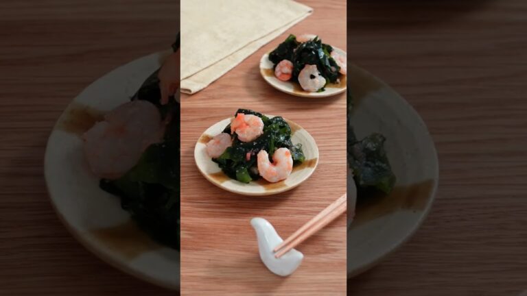 わかめをたっぷり食べるレシピ。(塩麹明太のわかめサラダ)#shorts わかめをたっぷり食べるレシピ。(塩麹明太のわかめサラダ)#shorts