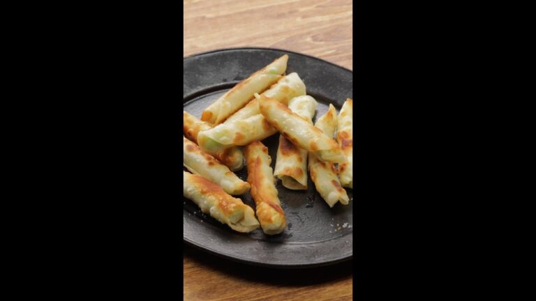 【材料は2つだけ】枝豆をあれで包んだら最高のおつまみができた! / Crispy Edamame Snacks #Shorts 【材料は2つだけ】枝豆をあれで包んだら最高のおつまみができた! / Crispy Edamame Snacks #Shorts