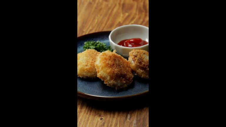 【今夜のおかずはこれで決まり！】玉ねぎの肉詰めフライ / Meat Stuffed Onion Rings #shorts