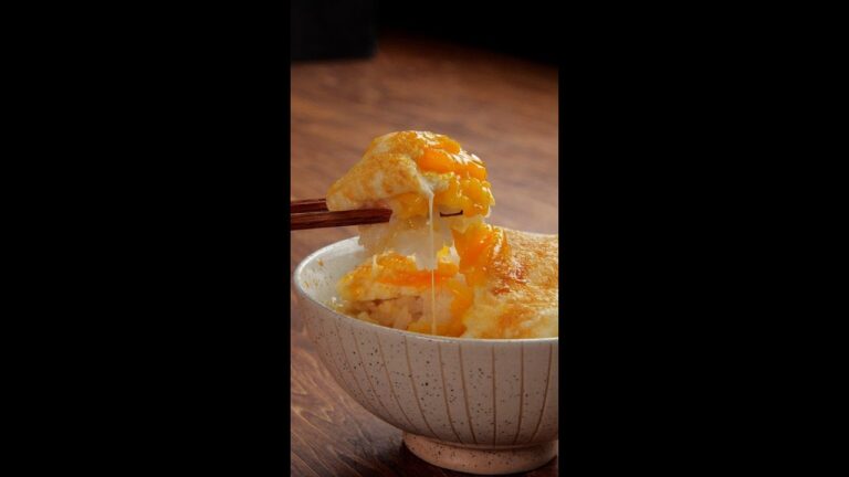 【究極に美味しい卵の食べ方はこれ】バターしょうゆ卵焼き丼 / TKG with Butter #Shorts 【究極に美味しい卵の食べ方はこれ】バターしょうゆ卵焼き丼 / TKG with Butter #Shorts