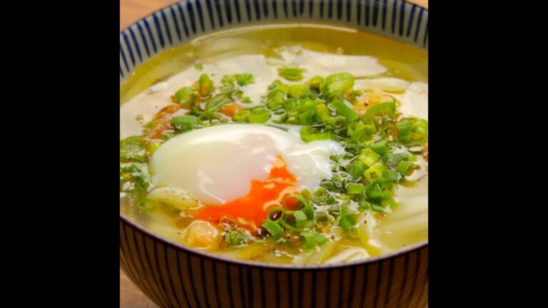 【うどんはもうこれで良くない？】レンチン4分！旨すぎる焼き鳥ねぎ塩うどん / Microwave Chicken Udon #shorts