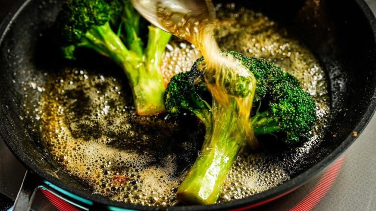 たぶん痩せます、そして野菜は塊で焼くと驚くほど美味いです【ブロッコリーのロースト】