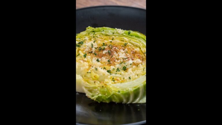 【ギルティーフリー】これだってステーキ!キャベツを焼くだけでこの満足感… / Cabbage Steaks #shorts 【ギルティーフリー】これだってステーキ!キャベツを焼くだけでこの満足感... / Cabbage Steaks #shorts