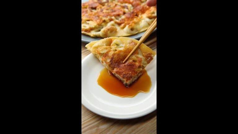 【チーズ×ちくわは最強おつまみ！】ウマすぎる組み合わせのカリカリ梅しそちくわチーズチヂミ！ / Ume Shiso Chikuwa Chijimi #Shorts