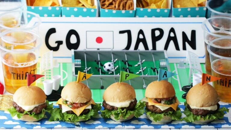 サッカー観戦のおともに!2種のミニバーガー サッカー観戦のおともに!2種のミニバーガー