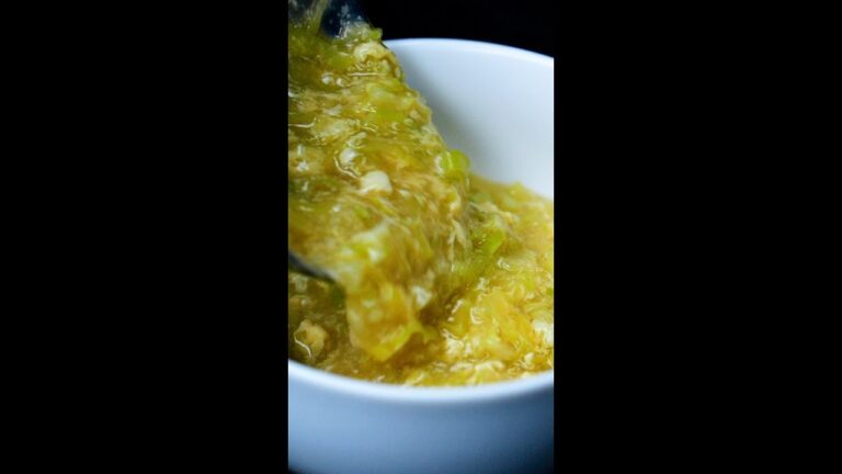 【キャベツ大量消費】鍋に入れるだけで簡単トロ玉キャベツスープ / Egg Drop Soup with Cabbage #Shorts 【キャベツ大量消費】鍋に入れるだけで簡単トロ玉キャベツスープ / Egg Drop Soup with Cabbage #Shorts