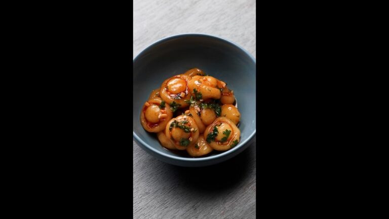 【もちもち甘辛！】ガーリックスパイスポテト / Spicy Garlic Potatoes #Shorts