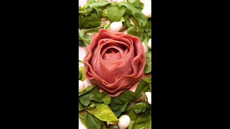 【この手があったか♡】簡単かわいい！！ハムローズの作り方 / How to Make a Meat Rose #Shorts