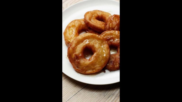 【オランダの冬のお菓子！】りんごのベニエ / Apple Beignets #Shorts