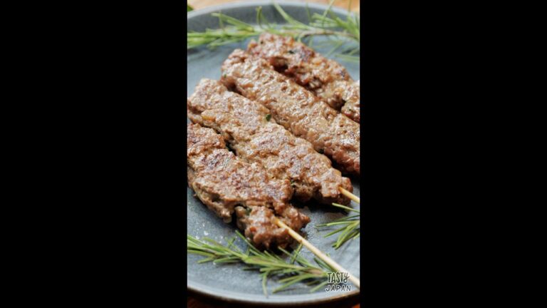 【にゅっと出す快感】ペットボトルを使って手作りソーセージ串を作ってみた！/ Homemade Sausage, made with a plastic bottle