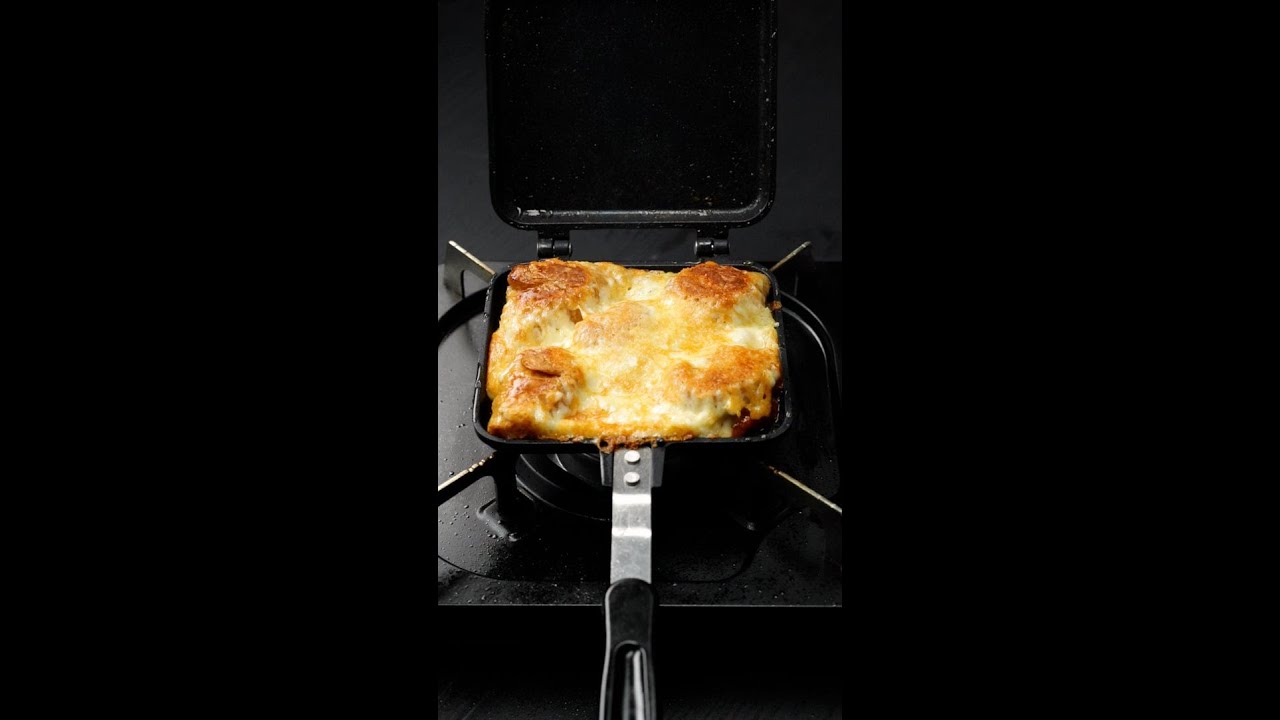 【意外だけどウマい！】ホットサンドメーカーでチーズといなり寿司をはさんでみた / Grilled Cheese Inari-Sushi ...