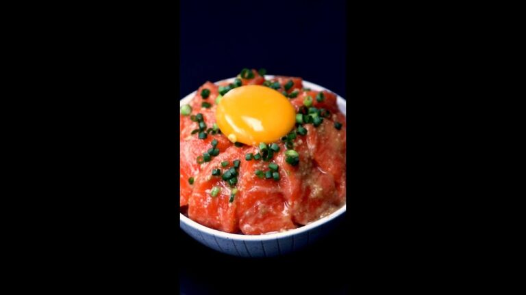 【混ぜて漬けるだけ！】サーモンのごまみそ漬け丼 / Miso Marinated Salmon Don #Shorts