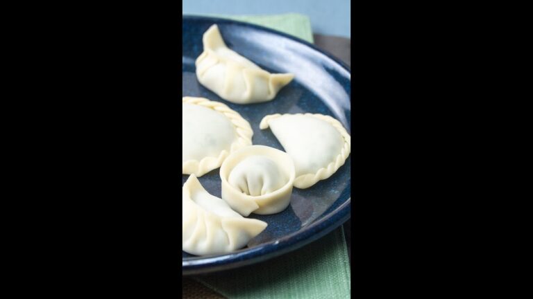 餃子の包み方に新提案！お店では味わえない新しい型10選 / 10 Ways to Fold Dumplings #Shorts