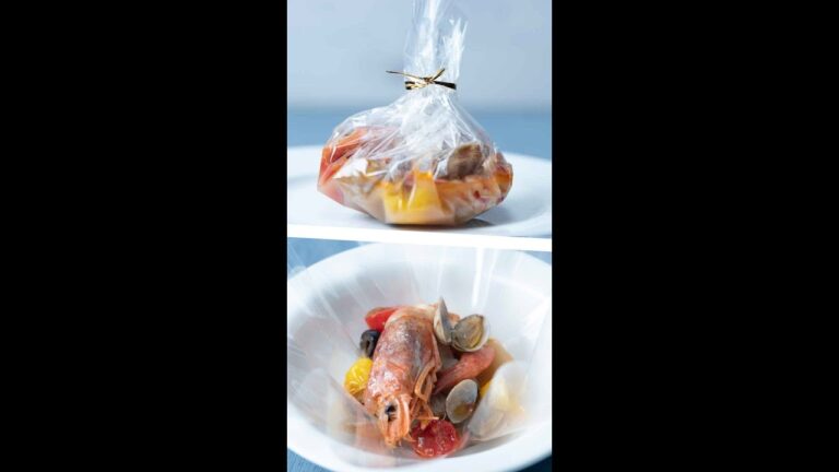 旨味の洪水!透明耐熱シートで作るカルトッチョ! / Fish Cartoccio with Heat-proof Wraps #Shorts 旨味の洪水!透明耐熱シートで作るカルトッチョ! / Fish Cartoccio with Heat-proof Wraps #Shorts
