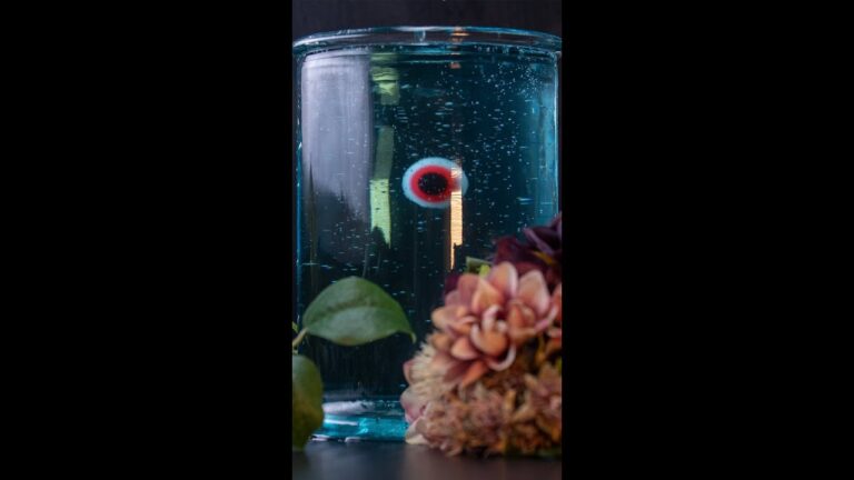 あの緋の目をゼリーで再現♪サイダーと合わせて迫力倍増! / Eyeball Jelly #Shorts あの緋の目をゼリーで再現♪サイダーと合わせて迫力倍増! / Eyeball Jelly #Shorts