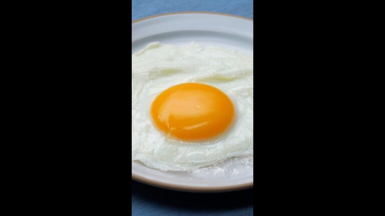 【ちょっとおもしろい】目玉焼きを逆再生しただけの動画 / Sunny Side Up Eggs #shorts