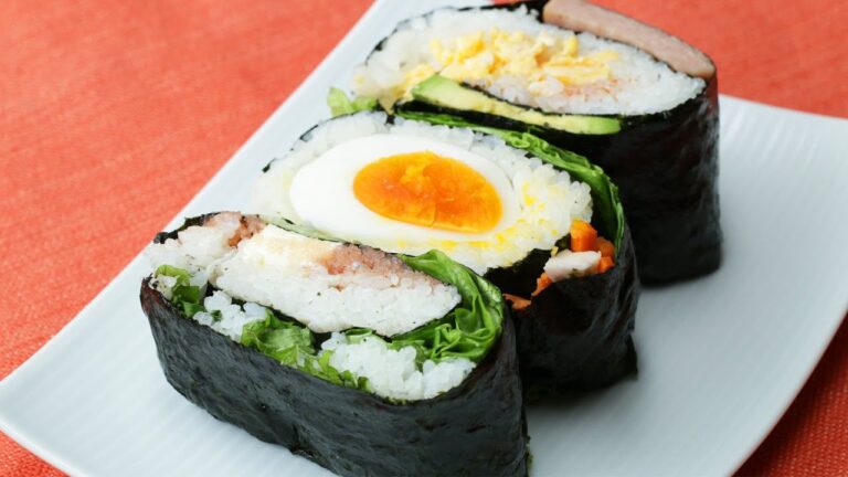海苔一枚で簡単おにぎらず！折りたたみキンパ♪ / Fold In Onigiri  With 3 Fun Fillings