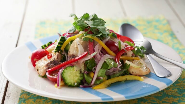 「揚げ魚のエスニックサラダ」の作り方