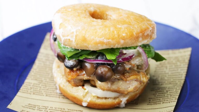 甘いドーナツで照り焼きバーガー！？シュガードーナツバーガー♪ / Teriyaki chicken donut burgers