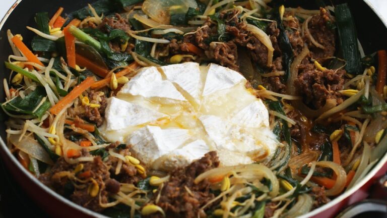 カマンベールでプルコギ!野菜たっぷり♪チーズがとろ〜り♡ / Western Bulgogi With Camembert カマンベールでプルコギ!野菜たっぷり♪チーズがとろ〜り♡ / Western Bulgogi With Camembert