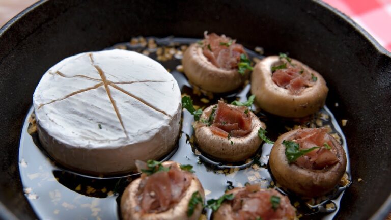 スキレットでチーズアヒージョ♪ 〜マッシュルームが絶品！〜 / Camembert Ajillo