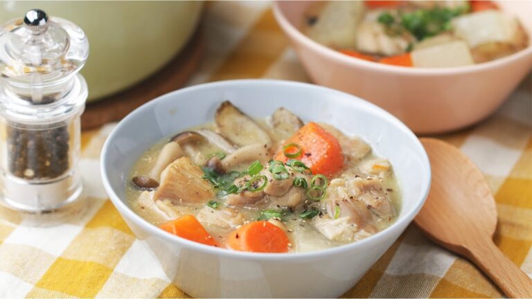 寒い季節にぴったりな洋風味噌汁 / Western Style Miso Soup 寒い季節にぴったりな洋風味噌汁 / Western Style Miso Soup