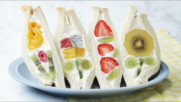 4種のフラワーフルーツサンド〜切って可愛い♪ 〜 / 4 ways to make flower fruit sandwiches 4種のフラワーフルーツサンド〜切って可愛い♪ 〜 / 4 ways to make flower fruit sandwiches