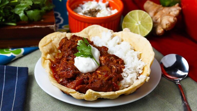 量にびっくり！パーティー用チキンナンカレー