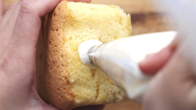しっとり生カステラ〜クリームたっぷり♪〜 / Whipped Cream Castella しっとり生カステラ〜クリームたっぷり♪〜 / Whipped Cream Castella