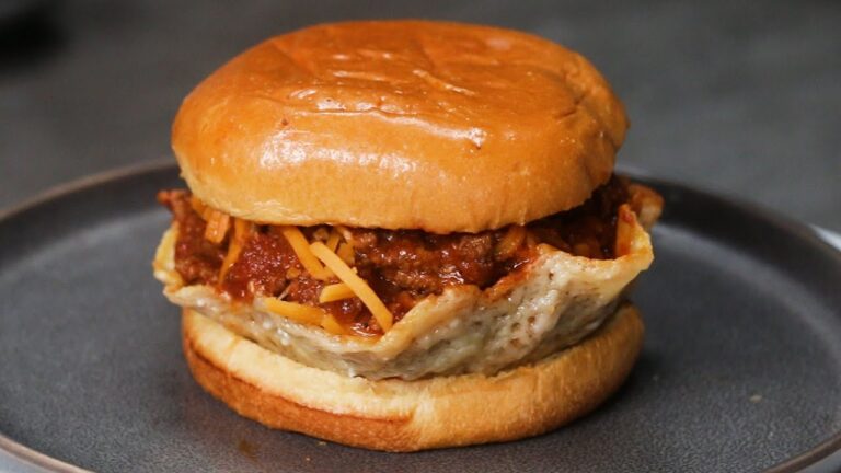 チーズが器に！チリチーズバーガー