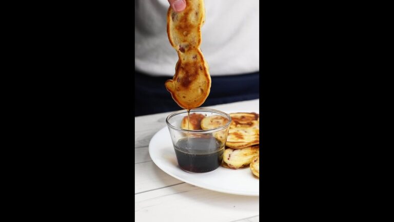 【お手軽甘じょっぱレシピ♡】ベーコンパンケーキ / Bacon Pancakes #Shorts