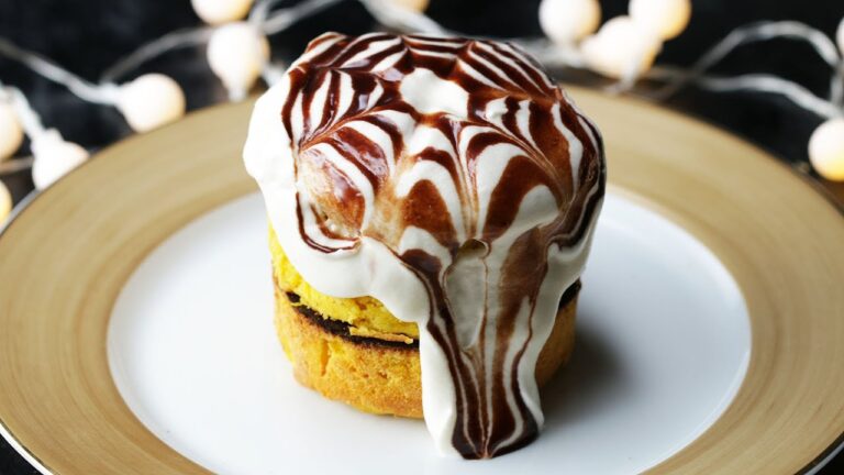 蜘蛛の巣パンプキンパンケーキ〜クリーム広がる♪〜