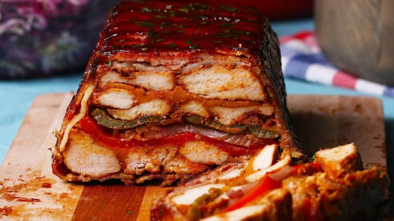 豪快！ベーコンとチキンのミートローフ