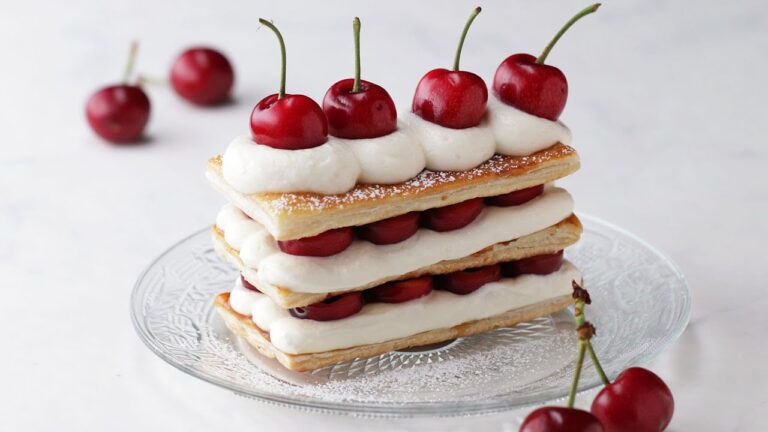 材料5つ♪さくらんぼのミルフィーユ