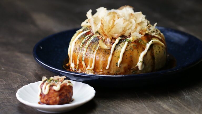 インパクト大!炊飯器で作る巨大たこ焼き インパクト大!炊飯器で作る巨大たこ焼き