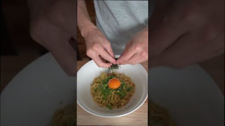 【プロが作る】5分で作れる絶品油そば#Shorts 【プロが作る】5分で作れる絶品油そば#Shorts